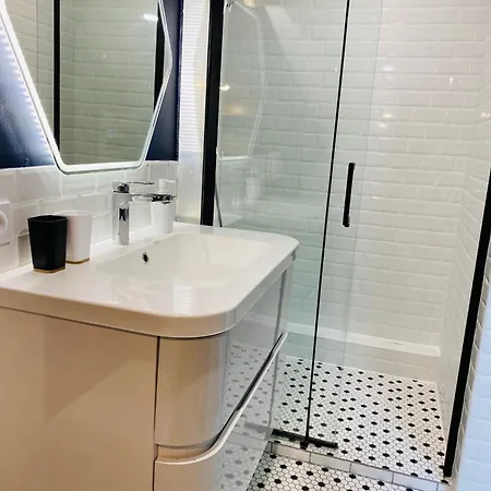 Apartment Douillet Et Coquet Climatise - Parking Prive Gratuit - Centre *