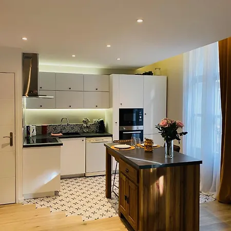 Douillet Et Coquet Appartement Climatise - Parking Prive Sur Reservation - Centre Montpellier * Montpellier