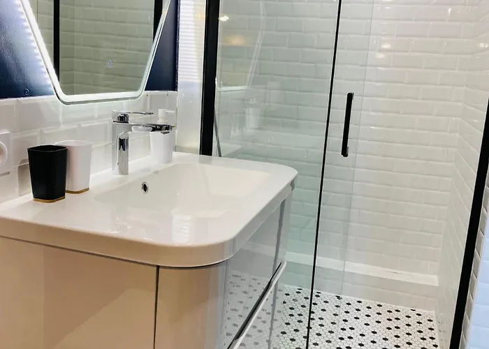 Appartement Douillet Et Coquet Climatisé - Parking Privé Sur Réservation - Centre *